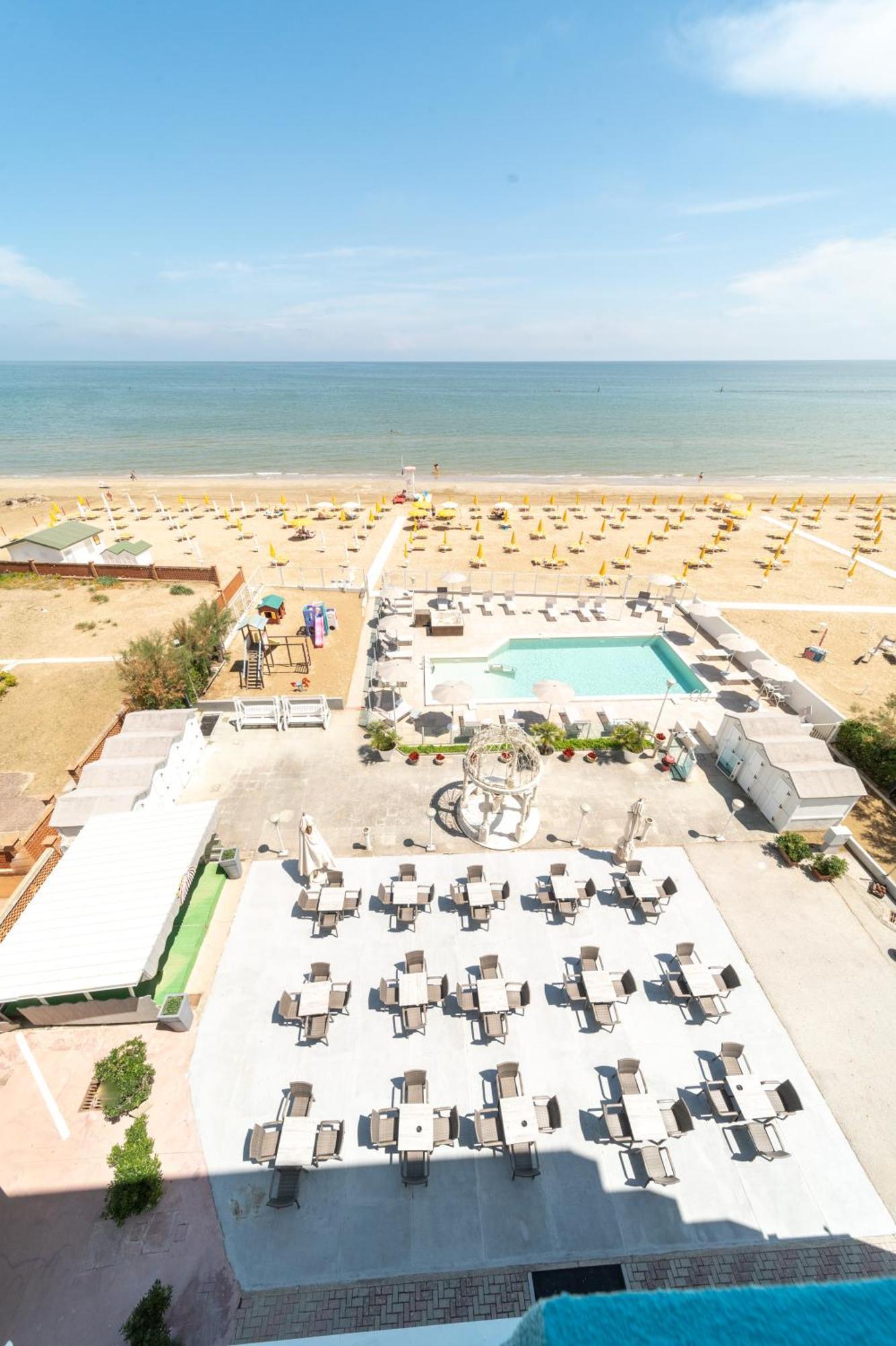 Hotel Casadei Fano Exterior foto